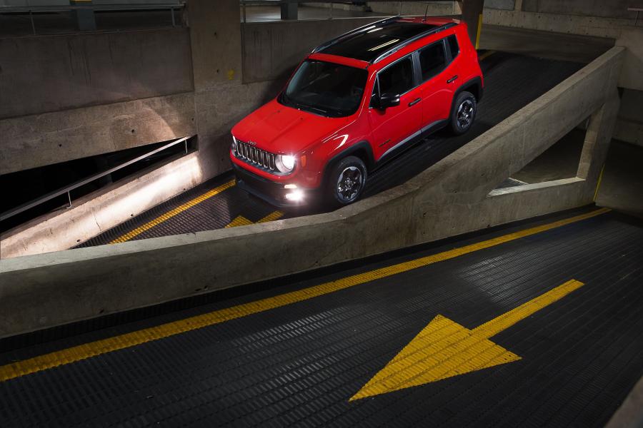  Jeep Renegade Sport 2015 года  (BR) (фото 5 из 7)